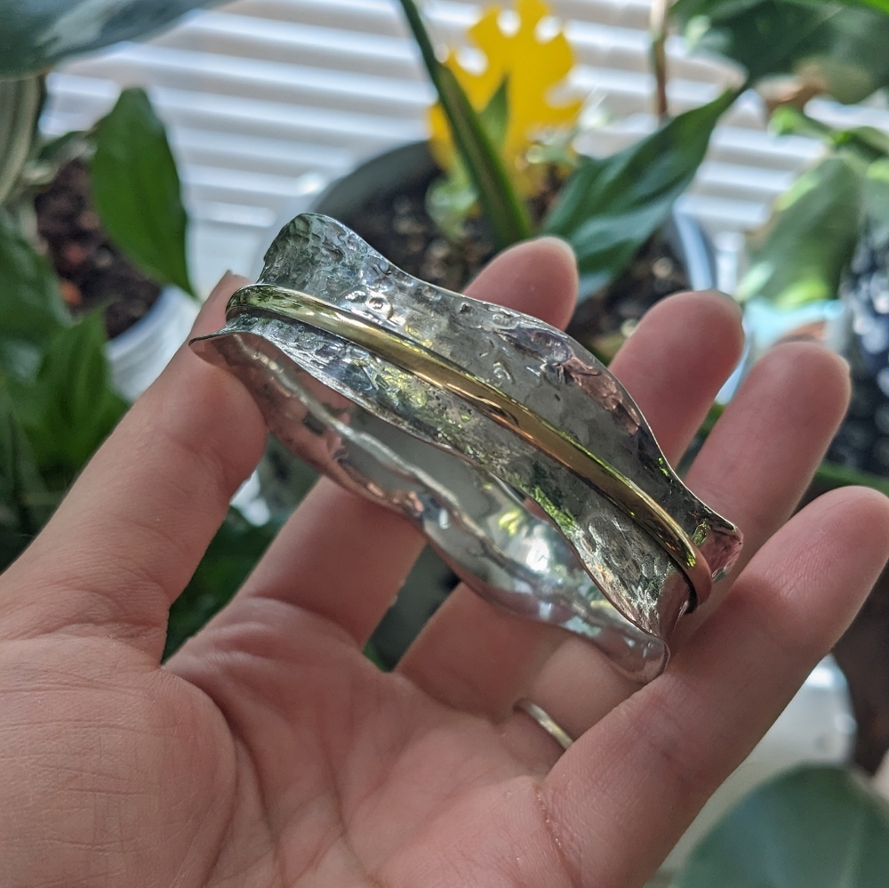 Sterling silver spinner hammered bangle bracelet